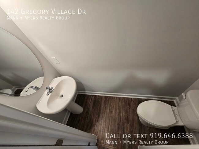 Building Photo - 142 Gregory Vlg Dr