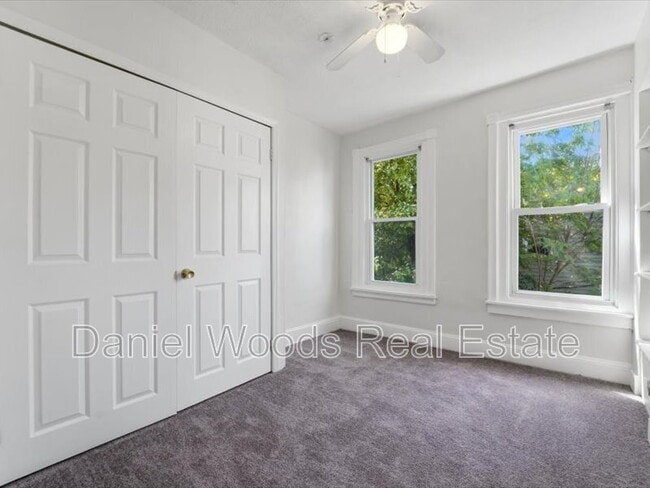 Building Photo - 5538 Walton Ave