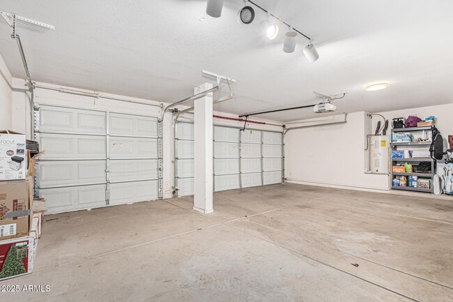 Building Photo - 1038 E Harrison Ct
