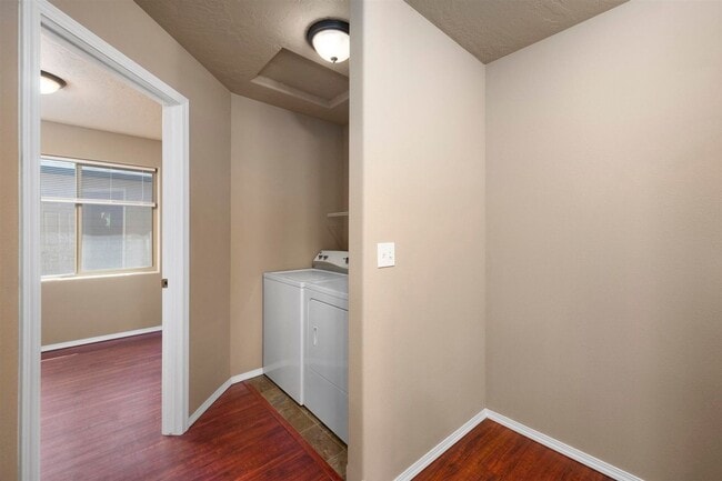 Building Photo - W Shannon Duplex