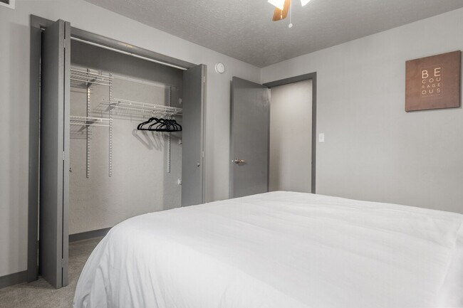 Building Photo - 1800 E Northland Ave