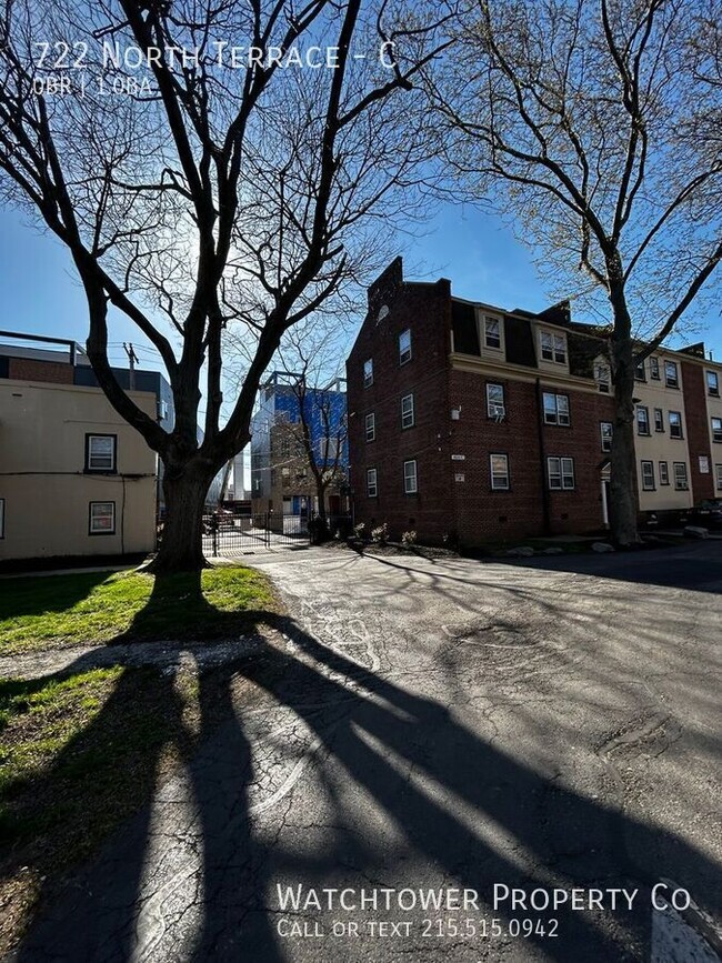Building Photo - 722 North Terrace