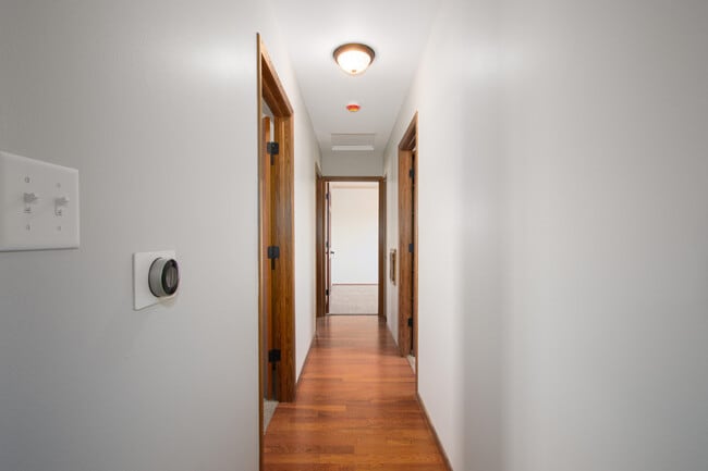 Building Photo - 7146 S 38th St
