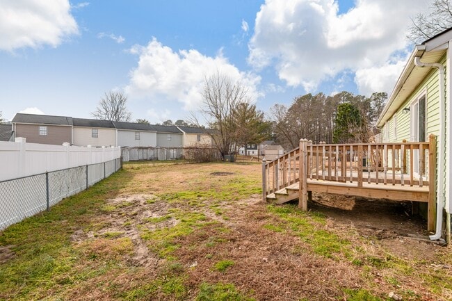 Building Photo - 4008 Gloucester Dr