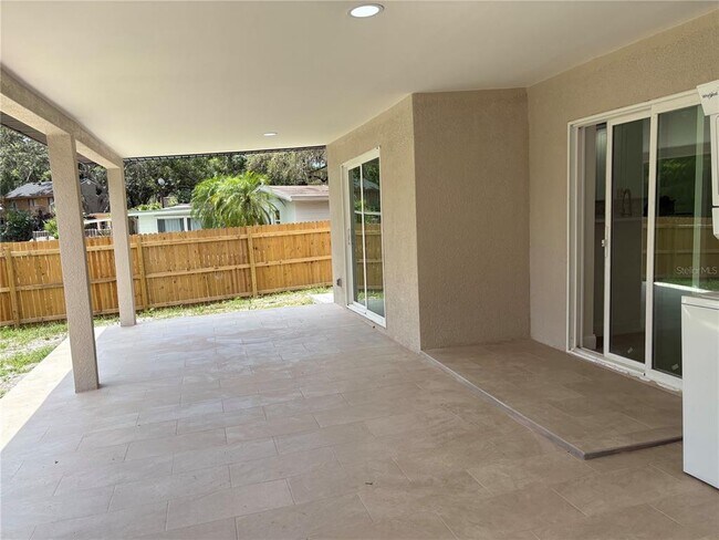 Building Photo - 12909 Forest Hills Dr