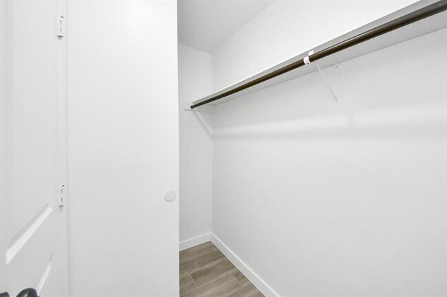 Building Photo - 14810 Scotter Dr
