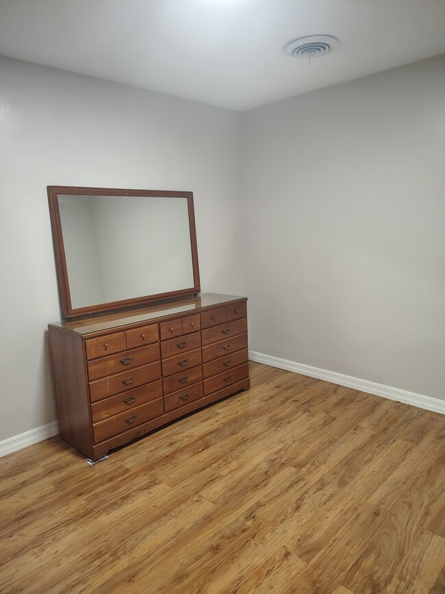 Building Photo - 4109 W 63rd St