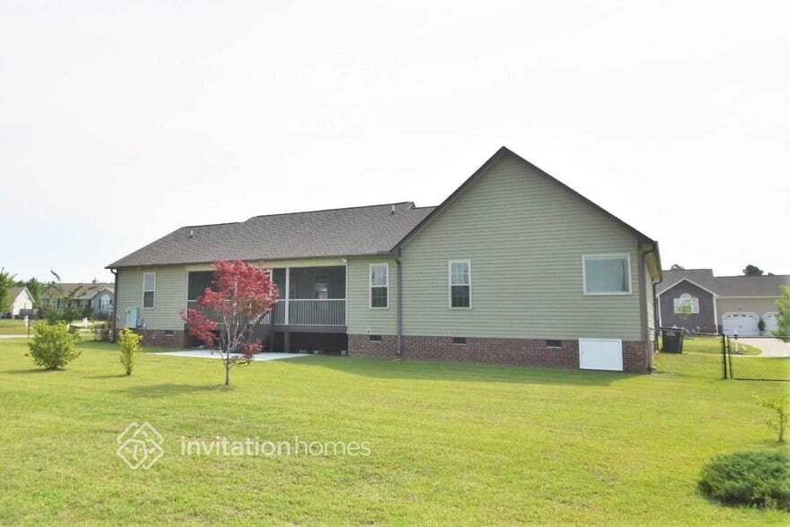 Building Photo - 55 Imperial Dr