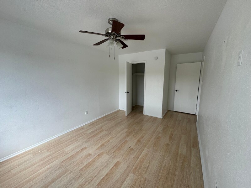 Building Photo - 6685 Kentwick Dr
