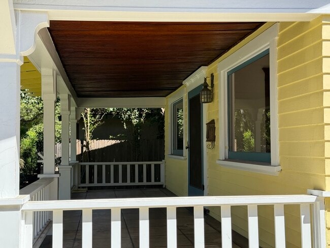 Building Photo - 2020 Milan Ave