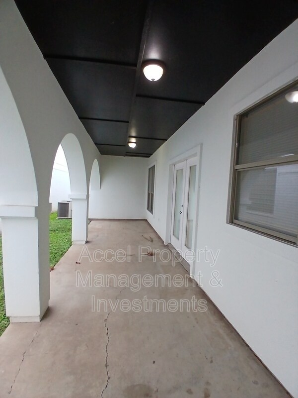 Building Photo - 130 San Jacinto St