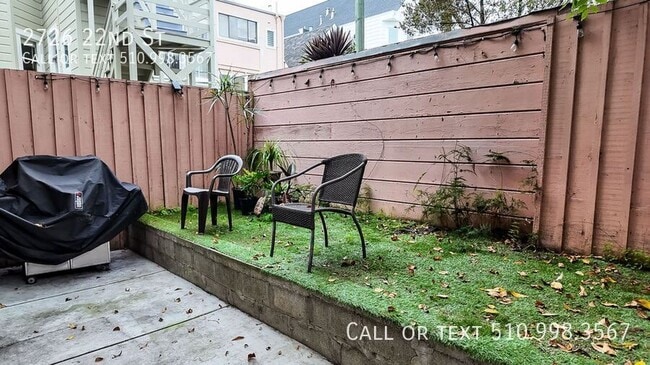 Building Photo - 2726 22nd St