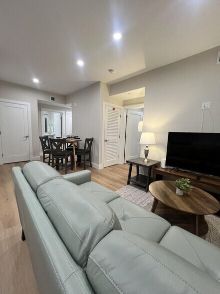 Building Photo - 394 McGrath Hwy