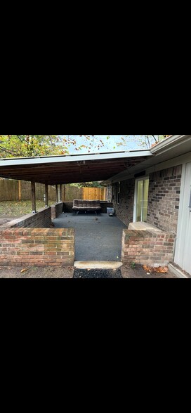 Building Photo - 8605 S 32nd Ter