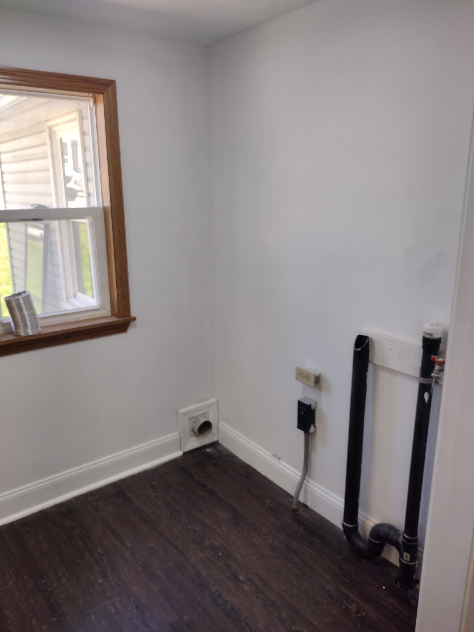 Building Photo - 337 W South St