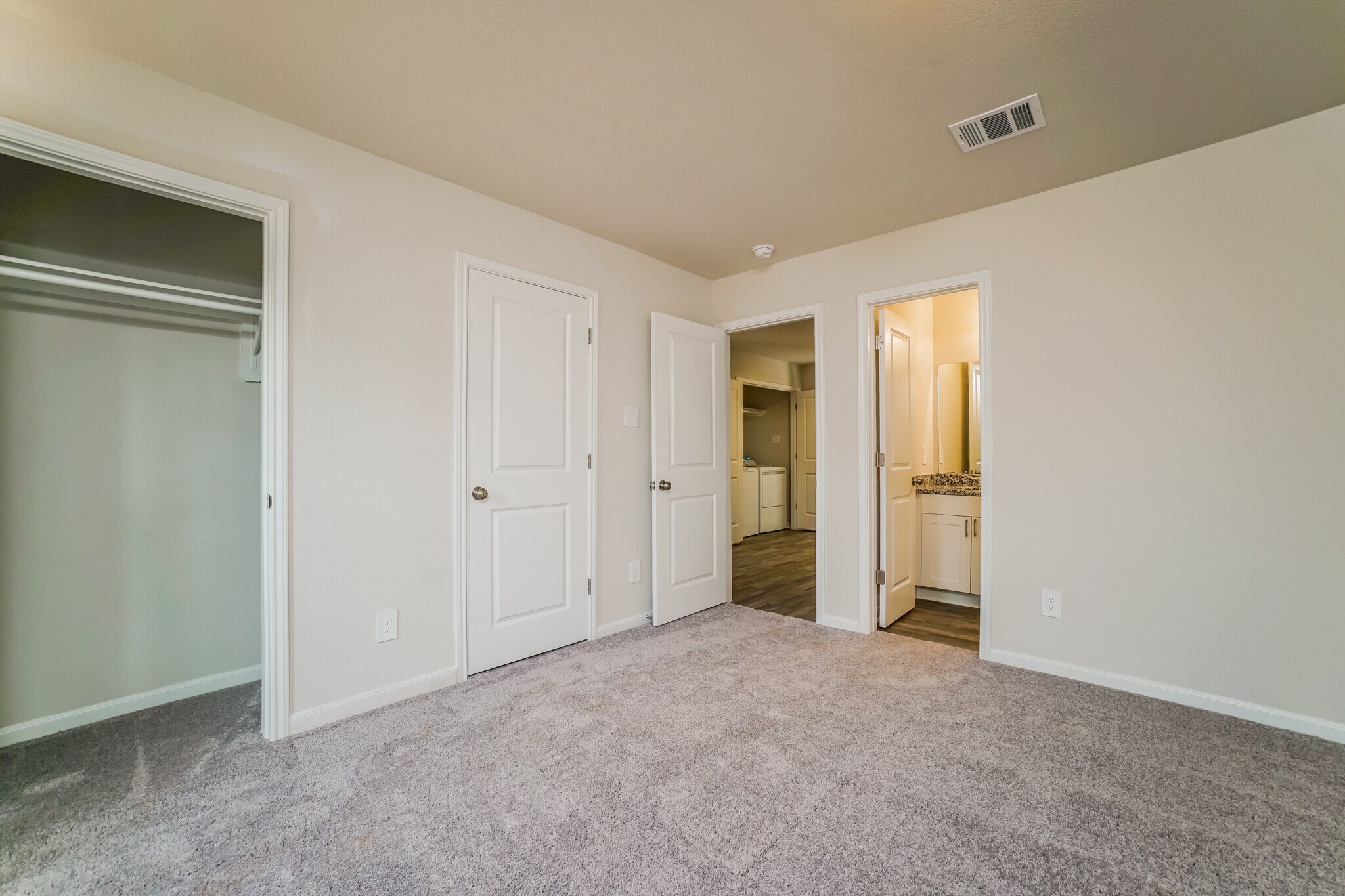 Building Photo - 15774 Del Norte Dr
