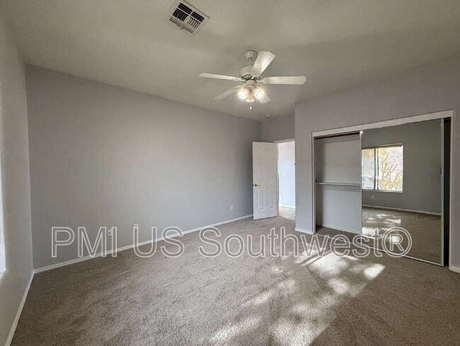 Building Photo - 2917 Desert Vista Dr