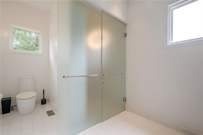 Building Photo - 2269 Briarwood Hills Dr NE