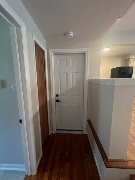 Laundry Entrance - 13707 Old National Pike