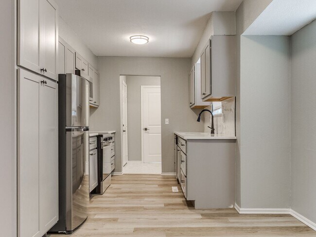 Building Photo - Stunning 4-Bedroom Home for Rent in Westwood Addition – Completely Remodeled on a Huge Lot!