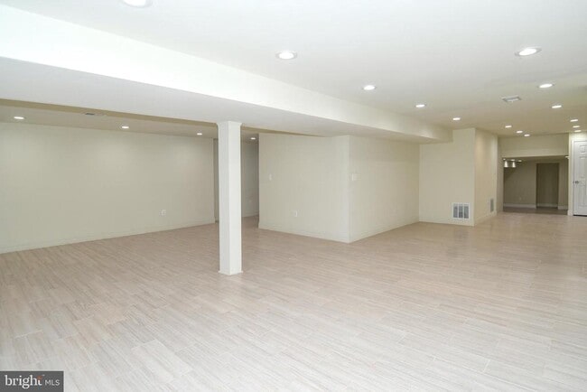 Building Photo - 8012 Wingate Dr