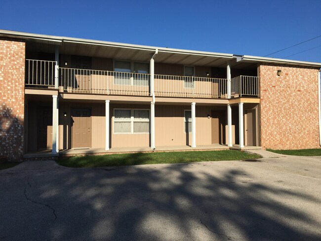 Primary Photo - 2060 Manitowoc Rd