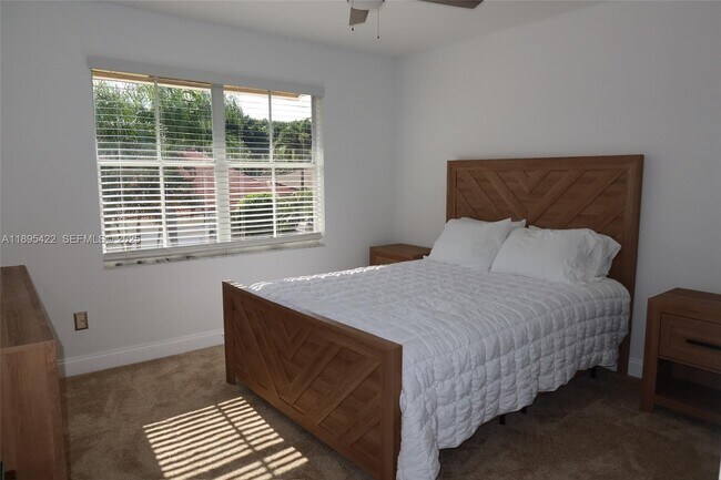 Building Photo - 8189 Sandpiper Way