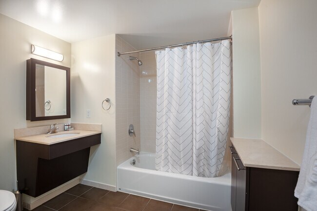 Building Photo - 1100 First St SE