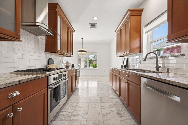 Building Photo - 16535 Oat Mill Dr