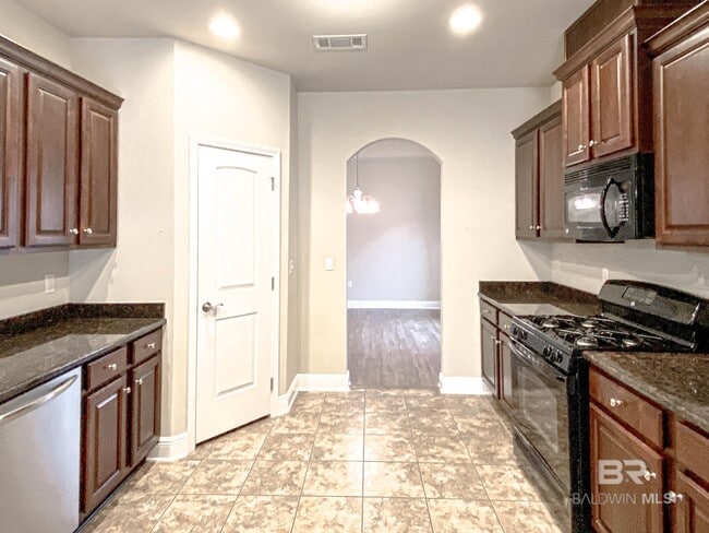 Building Photo - 609 Royal Troon Cir