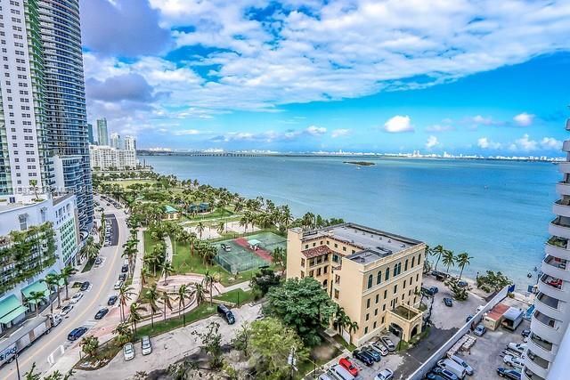 Primary Photo - 1717 N Bayshore Dr