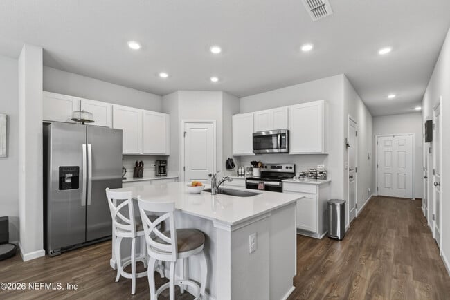 Building Photo - 14532 Macadamia Ln
