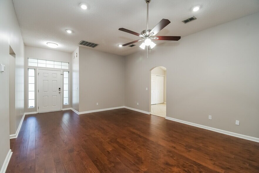 Building Photo - 8323 Staplehurst Dr W