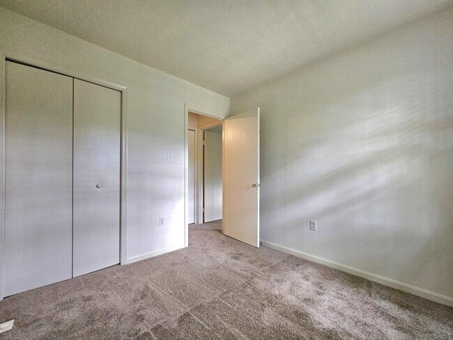 Building Photo - 4802 Treasure Ct