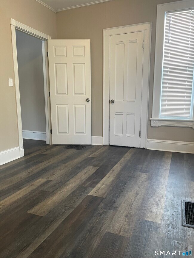 Building Photo - 227 Arctic St