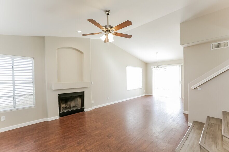 Building Photo - 7045 N 28th Ave