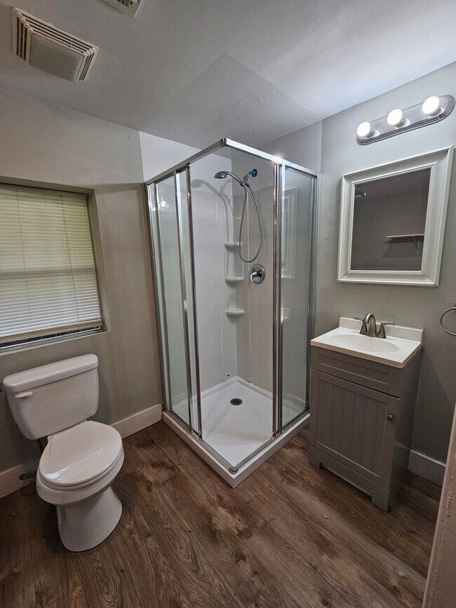 Building Photo - 1045 Seaside Ln