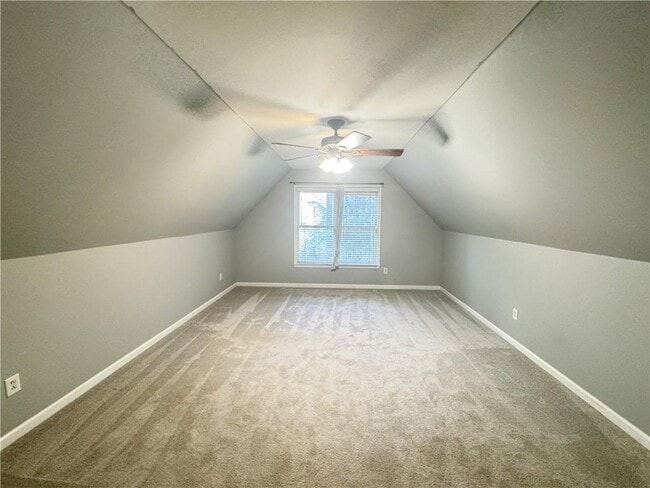 Building Photo - 2550 Wellsley Ln