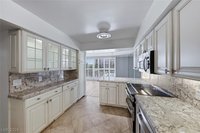 Building Photo - 205 E Harmon Ave