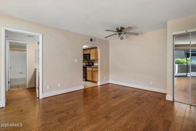 Building Photo - 3825 E Camelback Rd