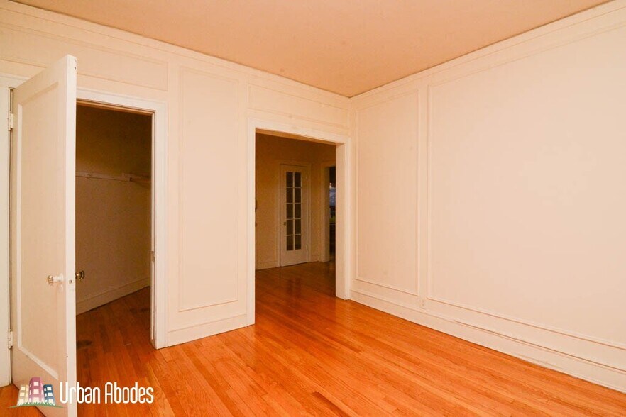 Building Photo - 1312 Oak Ave