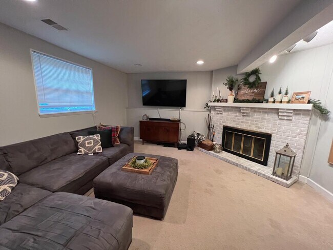 Building Photo - 1754 Harvest Dr