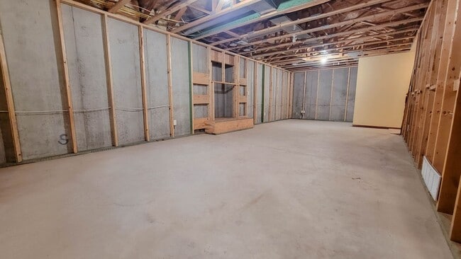 Building Photo - 6614 N Upchurch