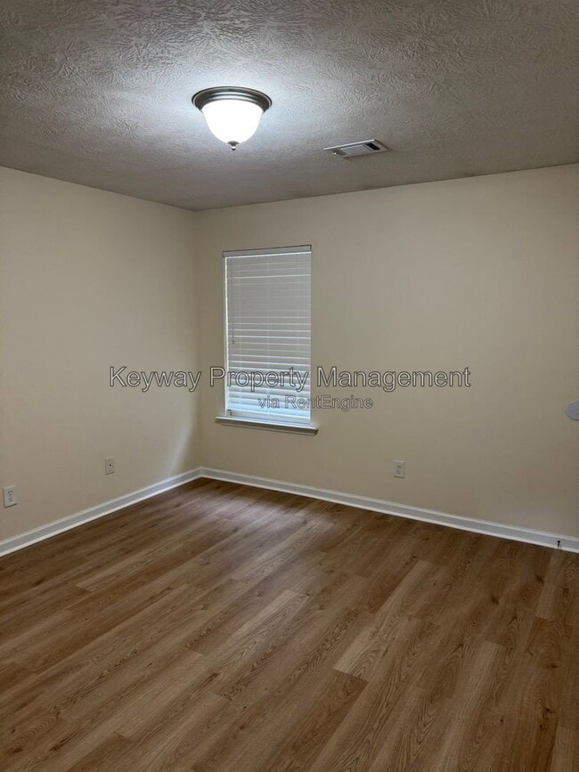 Building Photo - 615 Goodale Ln