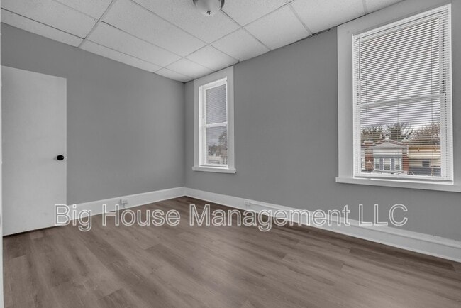 Building Photo - 339 E 25th St