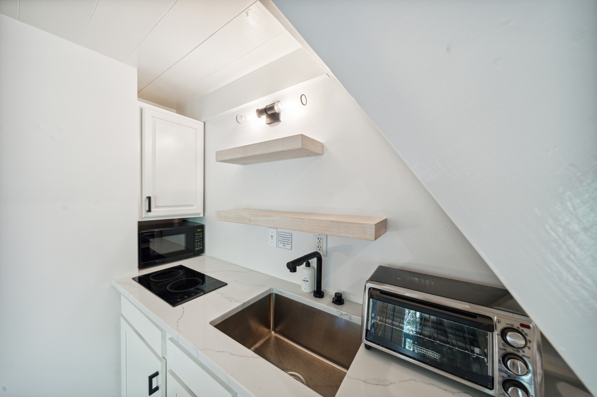 Building Photo - 33 Cannon St