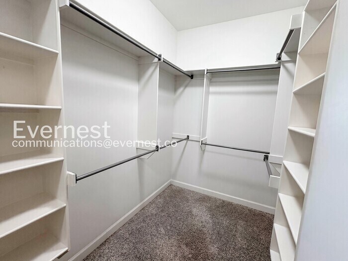 Building Photo - 120 Melville Dr