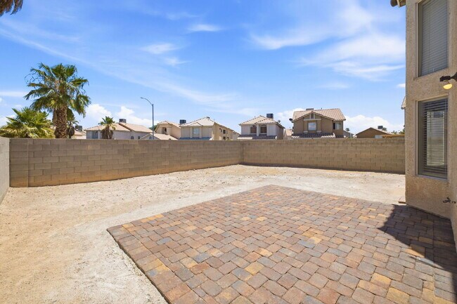 Building Photo - "Modern Comfort Close to Nellis Airforce Base: Spacious 3-Bed Home with 2.5 Baths in Vibrant Las ...