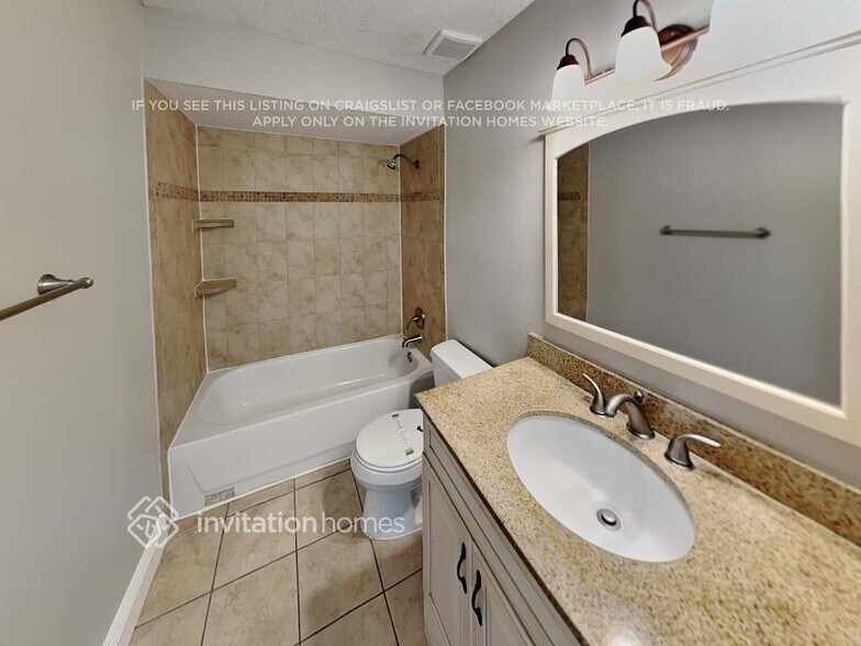 Building Photo - 302 Iowa Woods Cir W