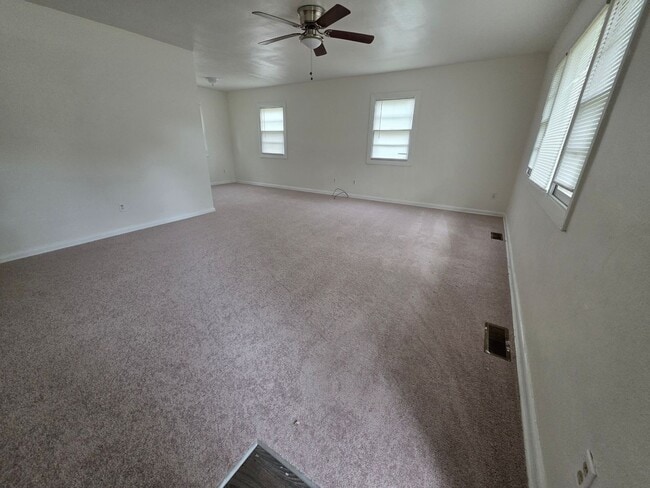 Building Photo - 9 Ambrose Ln